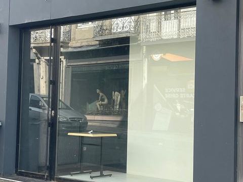 Centre ville-10, rue Verdi&eacute;-FIRMINY-Local commercial ... 790 42700 Firminy