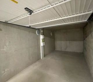  Parking / Garage � louer 