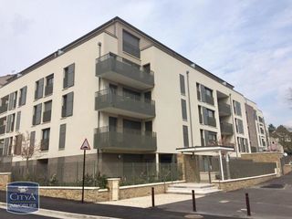  Parking / Garage � louer 