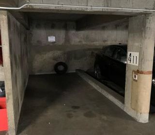  Parking / Garage � louer 