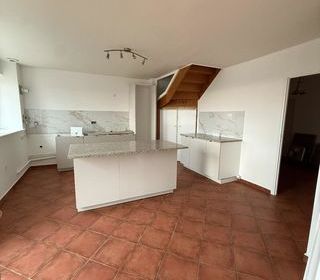  Appartement � louer 5 pi�ces 166 m�