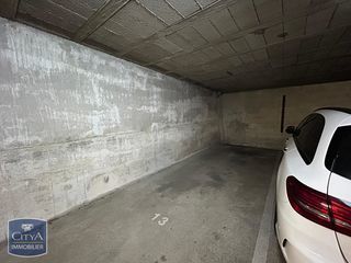 Parking / Garage � louer 