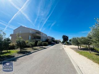  Parking / Garage � louer 