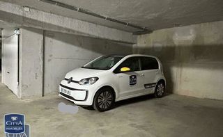  Parking / Garage � louer 