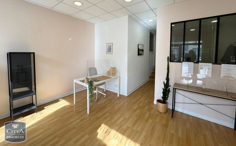 &Agrave; LOUER - Disponible de suite. Joli local commercial ... 660 63200 Riom