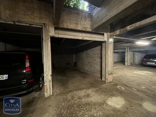  Parking / Garage � louer 
