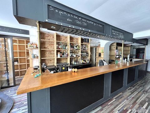 Magnifique local commercial - Id&eacute;alement situ&eacute; en ple... 2535 71000 Macon