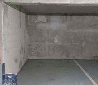  Parking / Garage � louer 