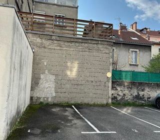  Parking / Garage � louer 