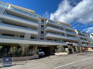  Parking / Garage � louer 