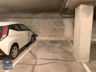  Parking / Garage � louer 