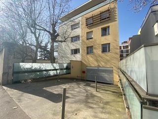  Parking / Garage � louer 