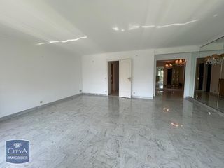  Appartement � louer 3 pi�ces 108 m�