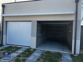  Parking / Garage � louer 