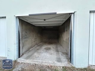  Parking / Garage � louer 