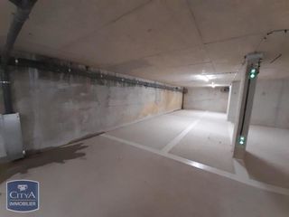  Parking / Garage � louer 