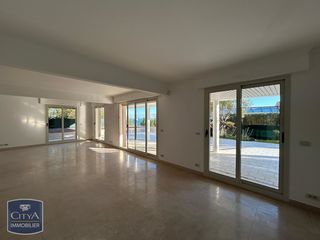  Appartement � louer 5 pi�ces 215 m�