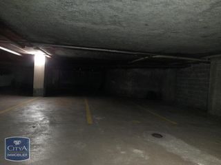  Parking / Garage � louer 