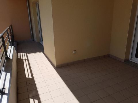   Location Appartement Appartement - 3 pi�ce(s) - 72 m�