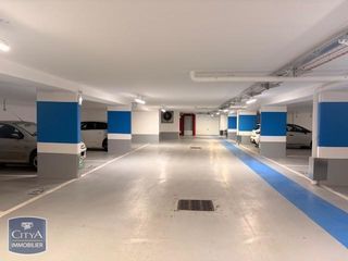  Parking / Garage � louer 