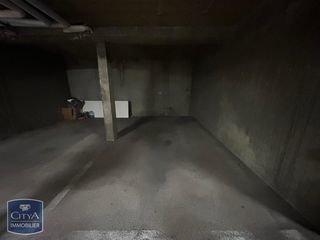  Parking / Garage � louer 