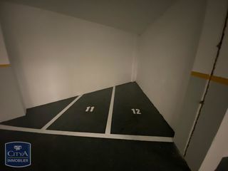  Parking / Garage � louer 