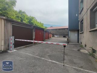  Parking / Garage � louer 