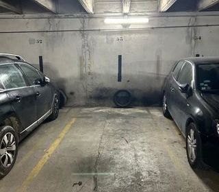  Parking / Garage � louer 