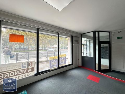 QUAI LAMARTINE - MACON D&eacute;couvrez ce local de 270m&sup2; id... 3840 71000 Macon