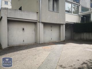 Parking / Garage � louer 