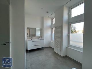  Appartement � louer 4 pi�ces 122 m�