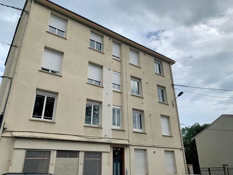 37 Rue Burdeau. Local d'env 80 m&sup2; compos&eacute; d'une grand... 550 42000 Saint etienne