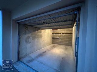  Parking / Garage � louer 