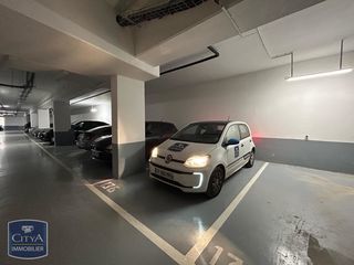  Parking / Garage � louer 