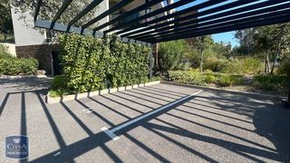  Parking / Garage � louer 