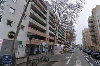  Parking / Garage � louer 