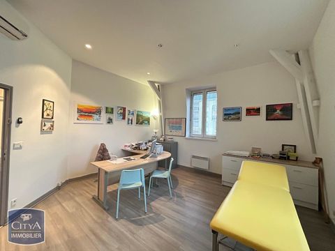 &Agrave; LOUER : Local professionnel de type bureau situ&eacute; &agrave; ... 850 45000 Orleans