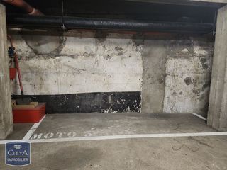  Parking / Garage � louer 
