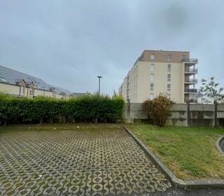  Parking / Garage � louer 