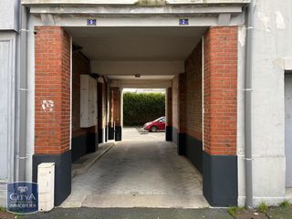  Parking / Garage � louer 