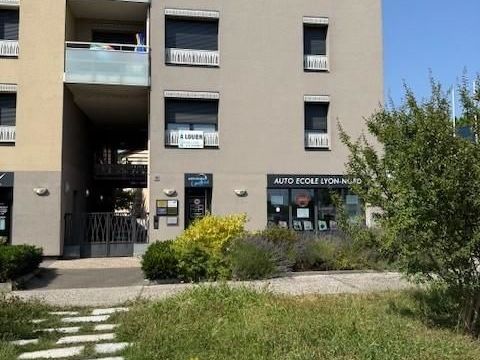 LOCAL PROFESSIONNEL - Nous vous proposons &agrave; la locati... 510 69250 Neuville sur saone