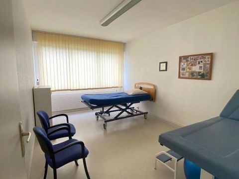 Ancienne Archette, local commercial au rdc avec parki... 750 45160 Olivet