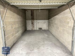  Parking / Garage � louer 