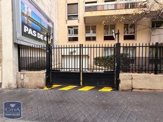  Parking / Garage � louer 