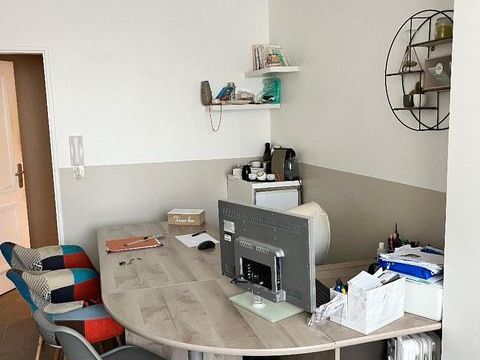 &Agrave; LOUER : Local professionnel situ&eacute; &agrave; Arpajon, dans l... 460 91290 Arpajon