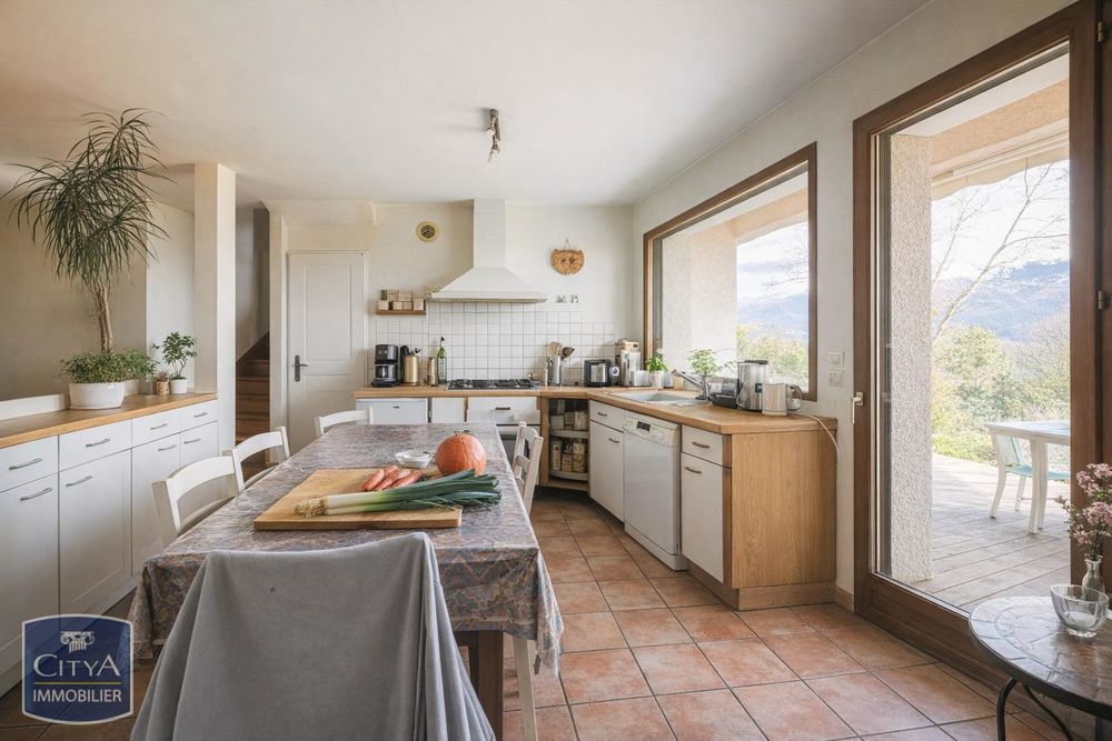 � vendre  Maison Saint-Ismier (38330)