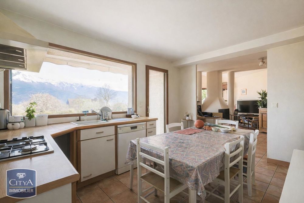 � vendre  Maison Saint-Ismier (38330)