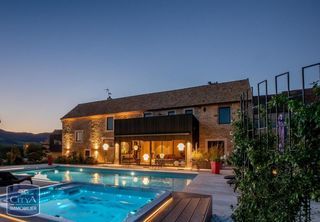  Maison � vendre 8 pi�ces 310 m�