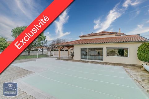   Vente Maison Maison - 9 pi�ce(s) - 232 m�