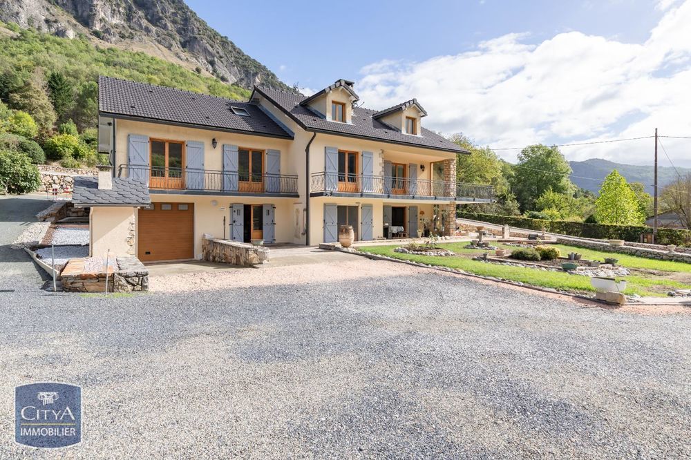 � vendre  Maison Surba (09400)